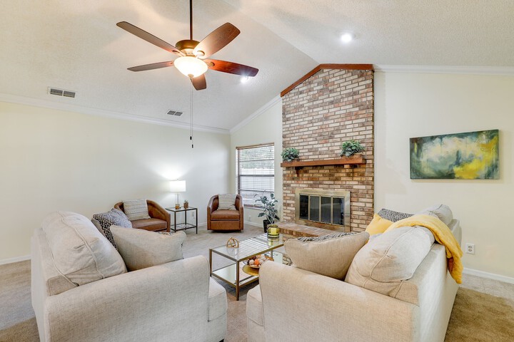 Valrico Vacation Rental 15 Mi to Tampa