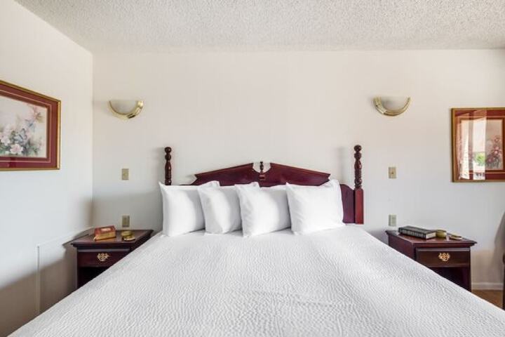 Room 8 of 23