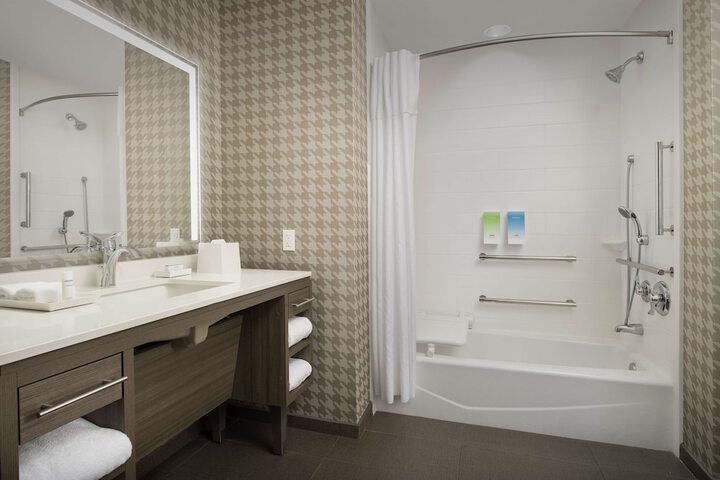 Home2 Suites by Hilton Clovis Fresno Airport