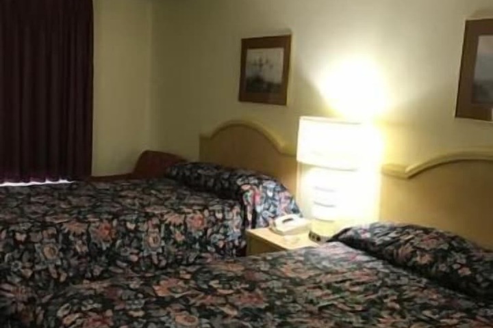 Room 16 of 34