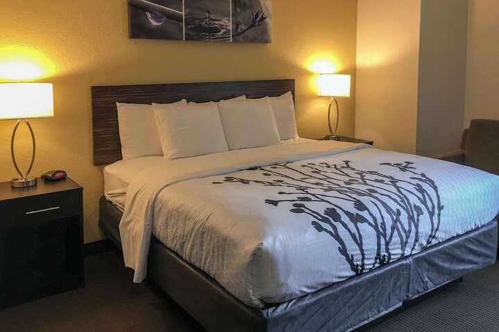 Room 13 of 23