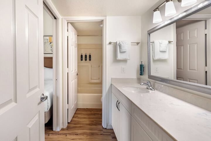 Room 9 of 20