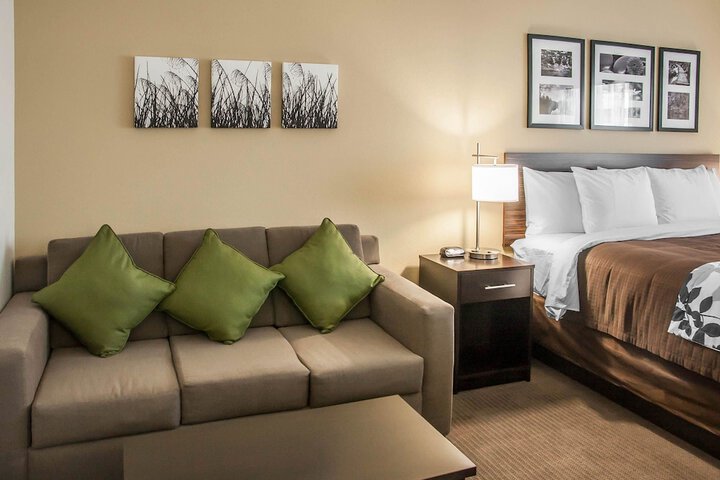Room 17 of 49
