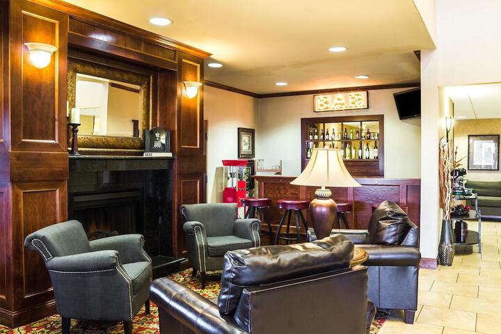 Hotel Interior 11 of 32