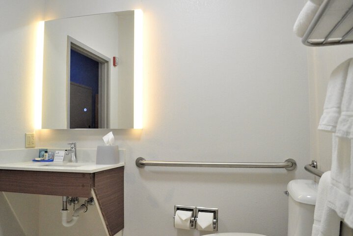 Room 21 of 53