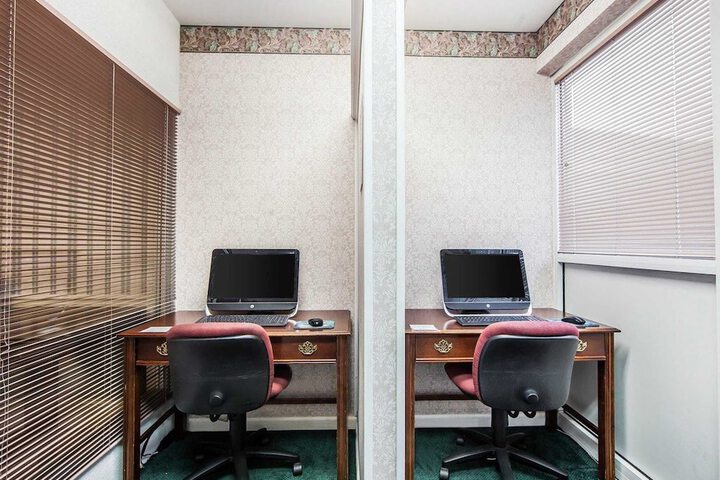 Business Center 41 of 41
