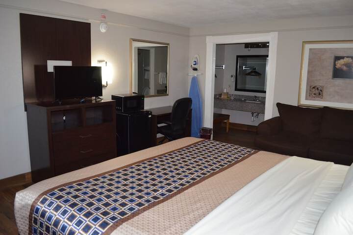 Room 17 of 23