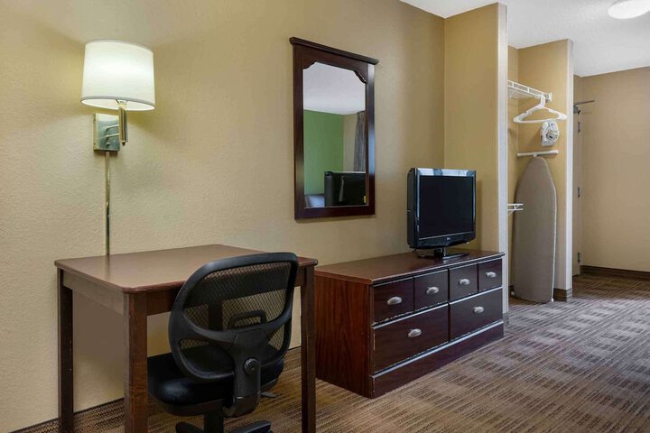 Room 26 of 35