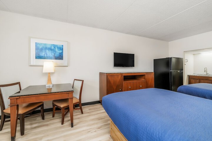 Room 16 of 38