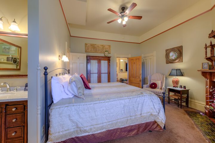 Room 9 of 31