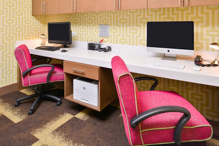Business Center 56 of 58