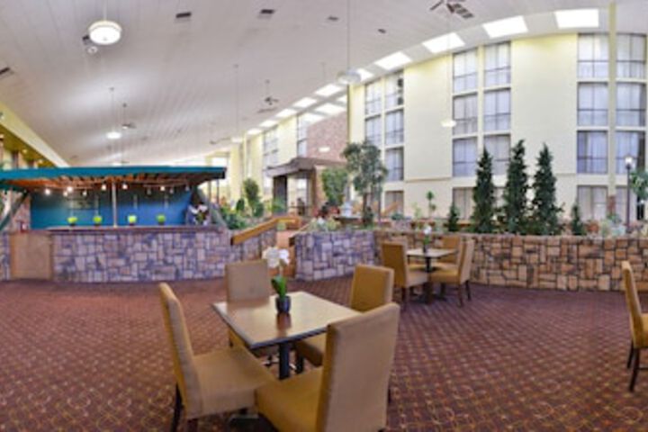 Ramada Plaza by Wyndham Sheridan Hotel & Convention Center