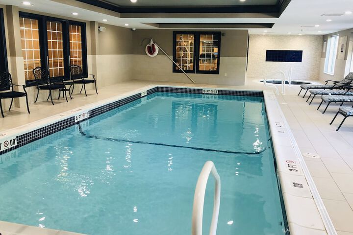 Comfort Inn & Suites Sturbridge - Brimfield