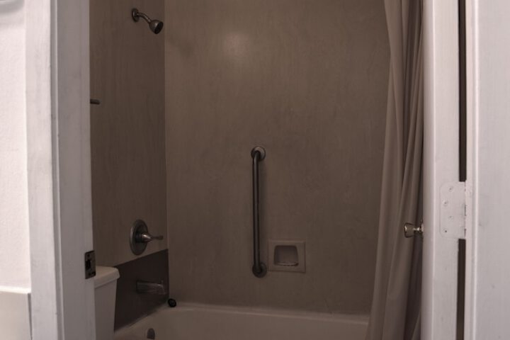 Room 14 of 16