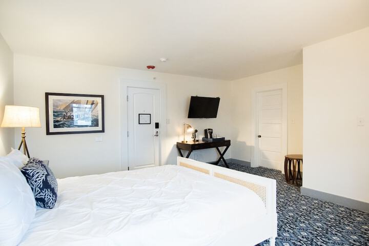 Room 52 of 78