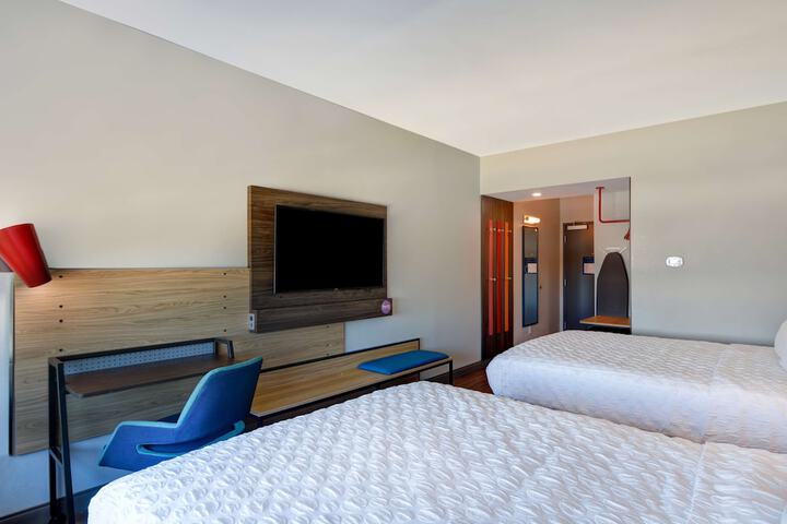 Room 27 of 35