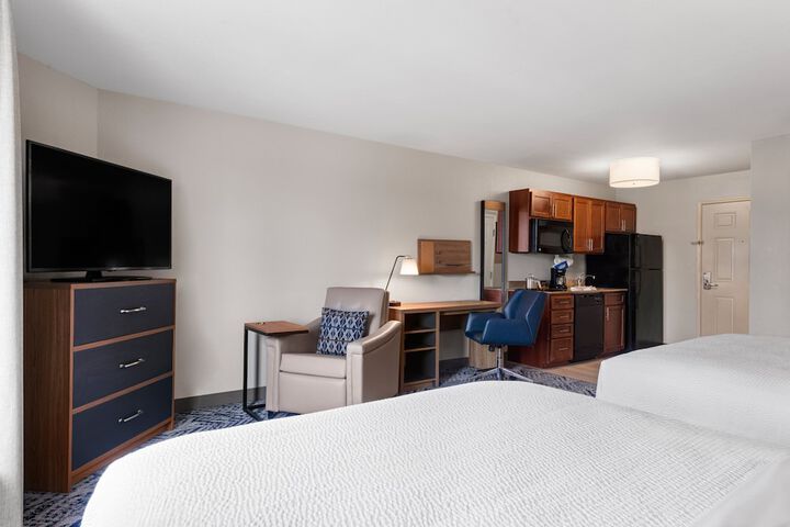 Room 53 of 85