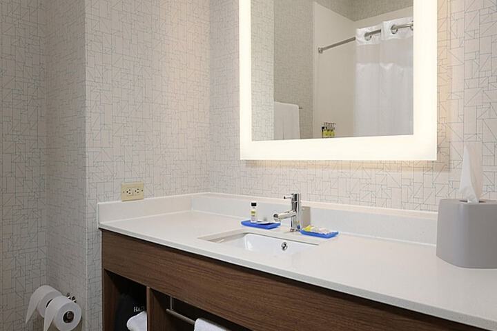 Holiday Inn Express Indianapolis - Southeast by IHG