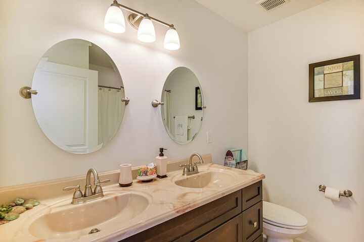 Walk to Beach: Home w / Pool Access in White Stone
