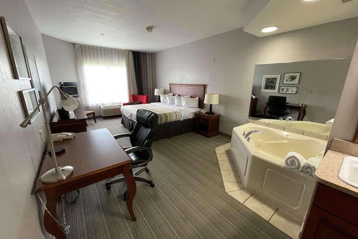 Room 12 of 28