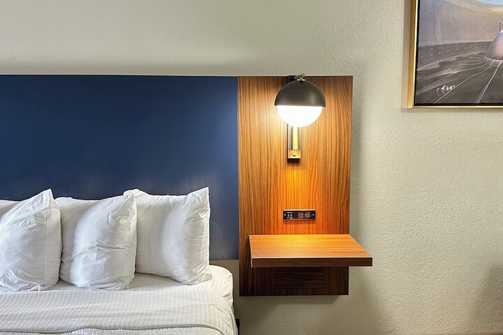 Room 18 of 32