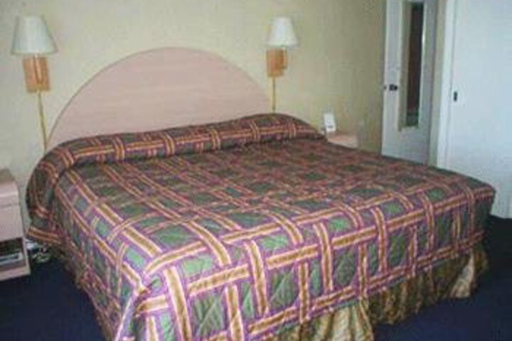 Room 25 of 66