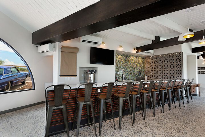 Hotel McCoy Tucson - Art Coffee, Beer, Wine
