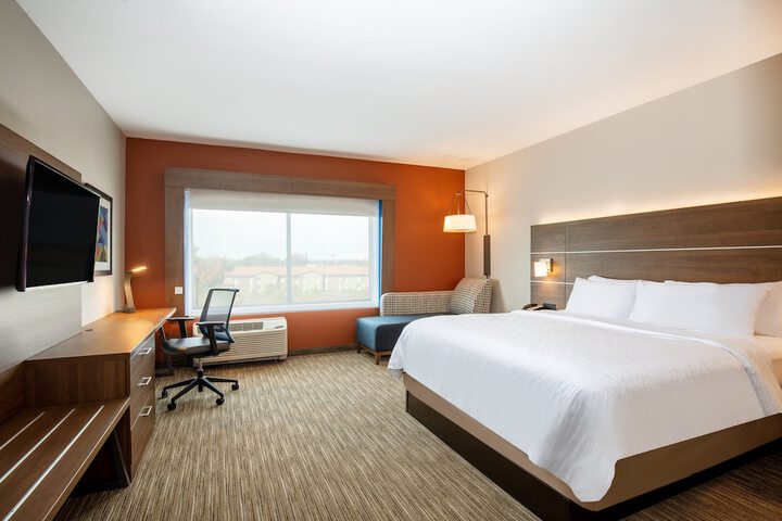 Room 32 of 62