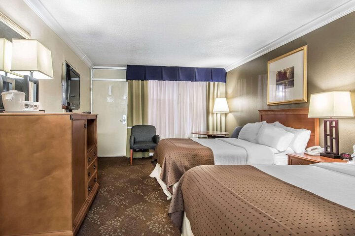 Room 19 of 41