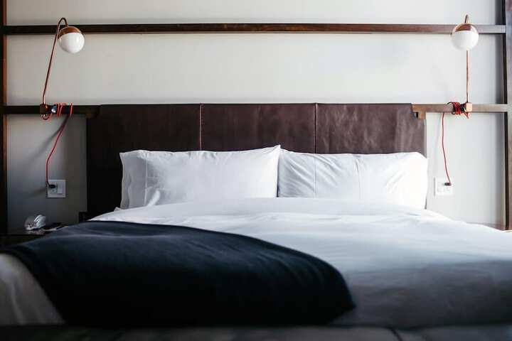 Room 33 of 51