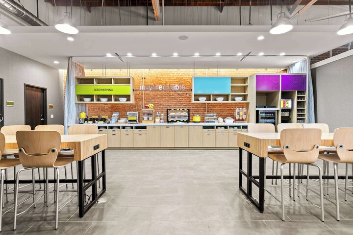 Breakfast/Coffee Service 45 of 51