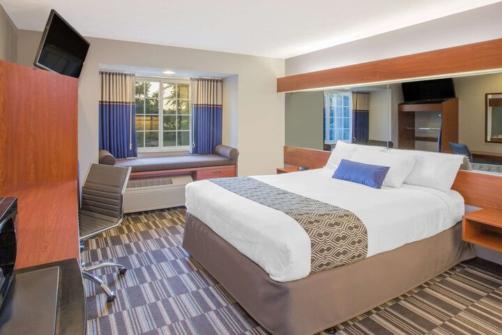 Microtel Inn & Suites by Wyndham Manistee