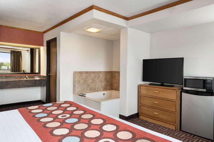Room 30 of 41