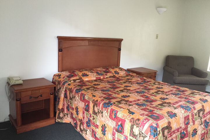 Golden Hills Motel