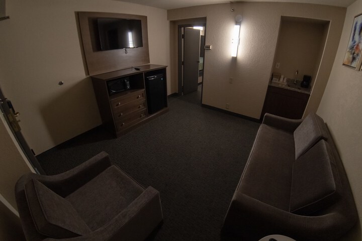 Room 47 of 66