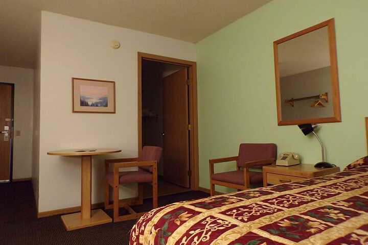 Room 18 of 25