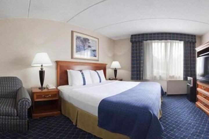 Clarion Hotel & Conference Center Ronkonkoma MacArthur Airport