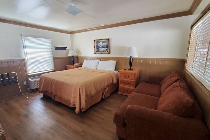 Room 32 of 137