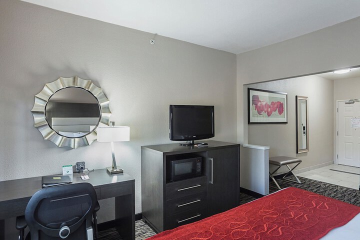 Room 25 of 43