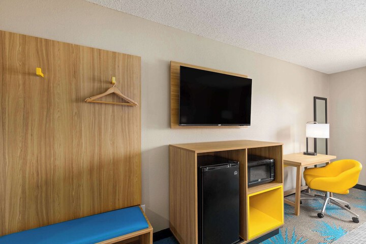 Room 12 of 46