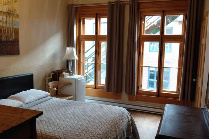 Room 6 of 31
