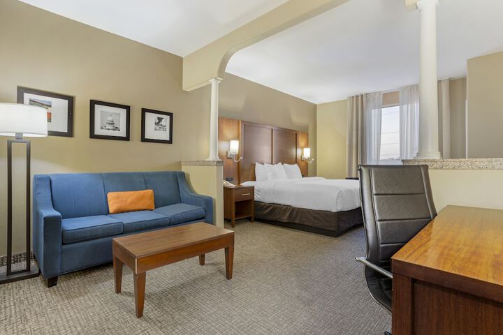 Room 9 of 15