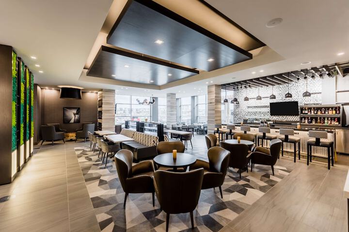 Hyatt House Winnipeg-South / Outlet Collection