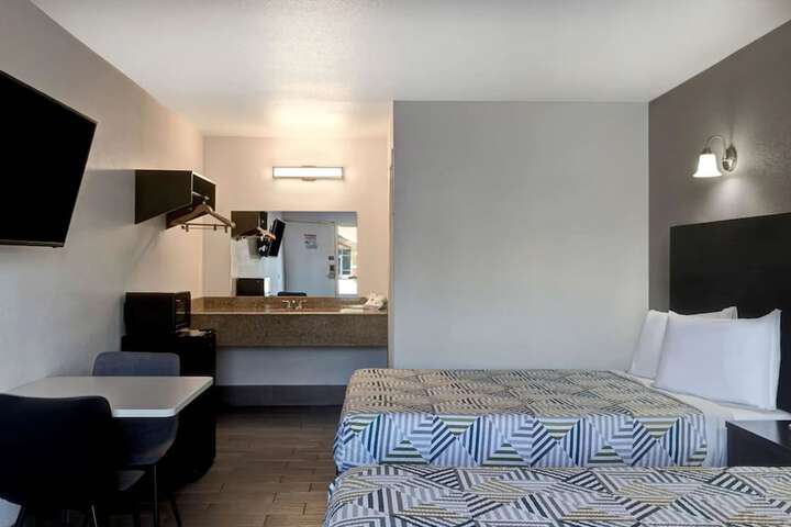 Room 19 of 44