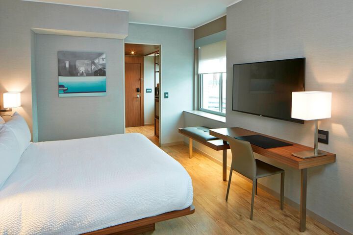 Room 25 of 61