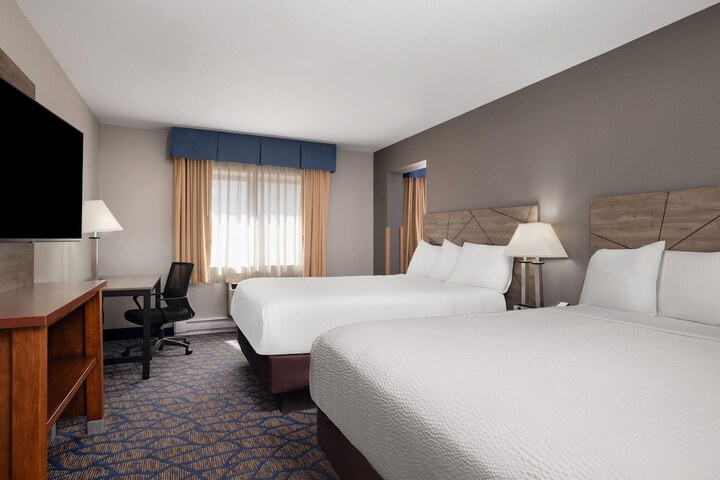 Baymont by Wyndham Waukesha