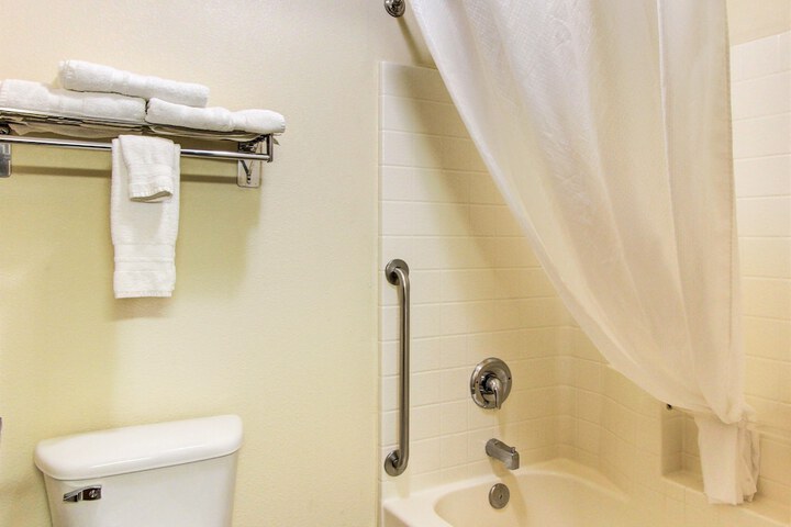 Room 12 of 23