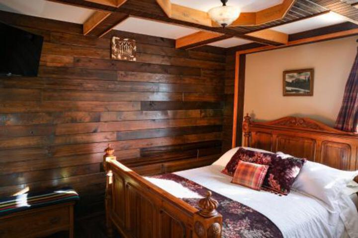 THE COCHRANE ROCKYVIEW HOTEL