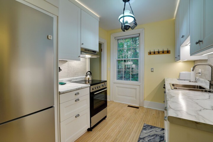 Historic Home in Taylors Falls w / Patio & Fire Pit