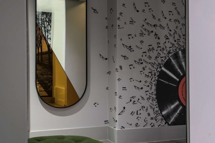 Room 45 of 80
